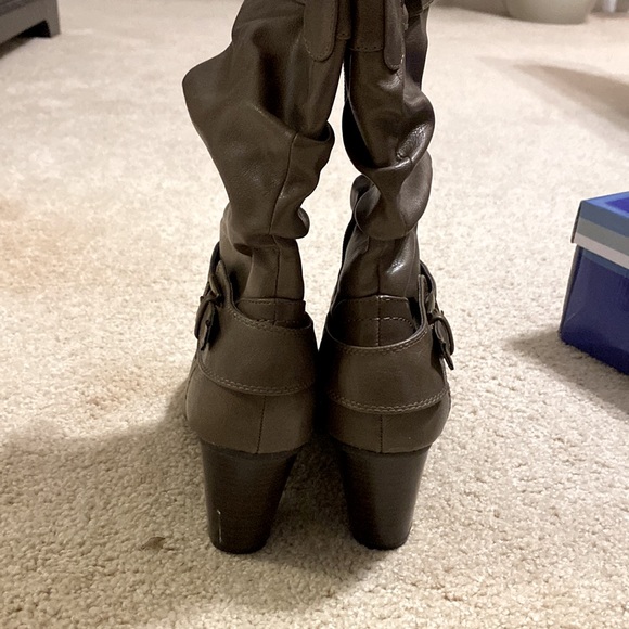 Women’s boots with heel size 8 - Picture 2 of 4
